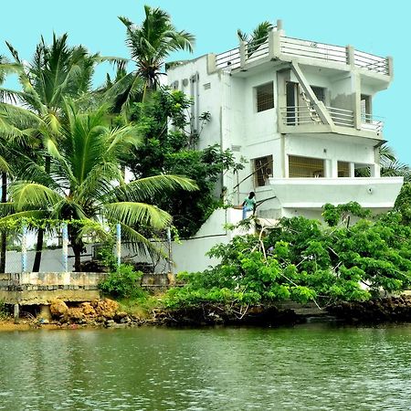 Victoria'S River View Resort Пондичерри Экстерьер фото